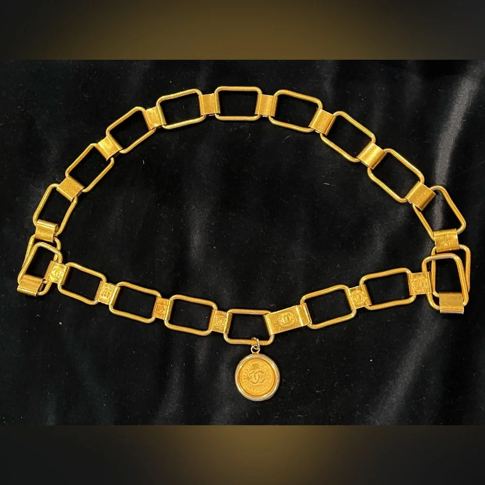 Vintage Chanel Paris Gold Link Chain Belt - Picture 2 of 3